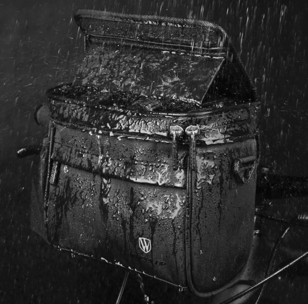 Stuurtas Fiets - Telefoonhouder Fiets - GSM Houder Fiets - Afneembaar - Touchscreen - Bidonhouder - Zwart 9 Stuurtas Fiets - Telefoonhouder Fiets - GSM Houder Fiets - Afneembaar - Touchscreen - Bidonhouder - Zwart - Afbeelding 7