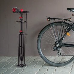 LifeGoods Fiets Montagestandaard - Fietsreparatie Racefiets / MTB - Incl. Stuurhouder - Zwart/Rood -Winkel Voor Fietsbenodigdheden 1200x1200 41