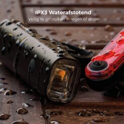 LifeGoods LED Fietsverlichting Set - Voorlicht En Achterlicht - USB Oplaadbaar - Zwart -Winkel Voor Fietsbenodigdheden 1200x1200 50
