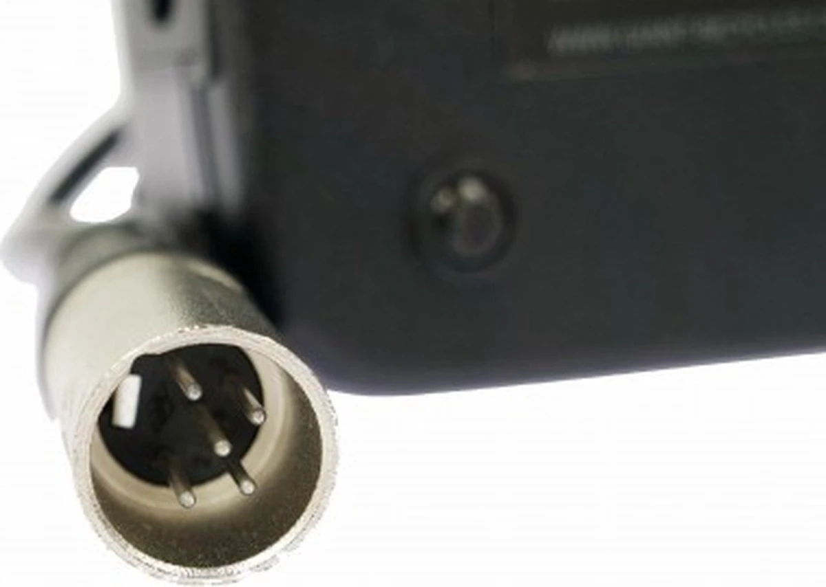 Giant - Elektrische Fietsoplader - 36V - 4A - 5-pins 4 Giant - Elektrische Fietsoplader - 36V - 4A - 5-pins - Afbeelding 2